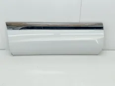 Молдинг двери Volkswagen Touareg