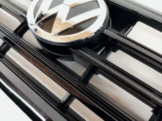 решетка радиатора Volkswagen Touareg 3