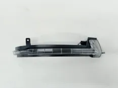 Поворотник в зеркало Volkswagen Touareg 2