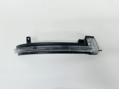 Поворотник в зеркало Volkswagen Touareg