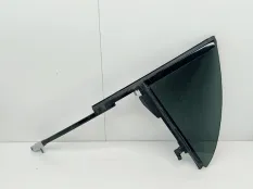 форточка двери Mercedes CLA