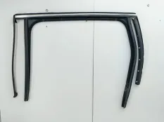 Уплотнитель стекла Volkswagen Touareg 2