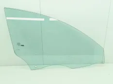 Стекло двери Mercedes CLA