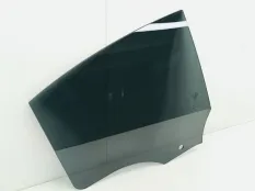 Стекло двери Mercedes CLA