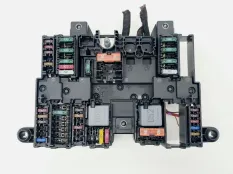 блок предохранителей Mercedes A180