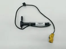 Пиропатрон капота Mercedes A180