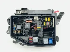 блок предохранителей Mercedes A180