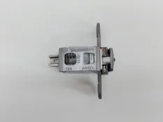 замок багажника Volkswagen Amarok