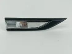 Повторитель в крыле Volkswagen Transporter