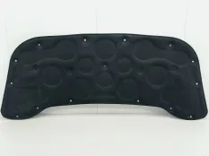 Шумоизоляция капота Mercedes CLA