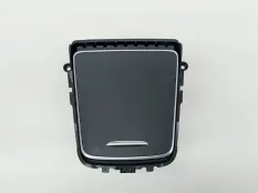 Бардачок центральный Mercedes CLA