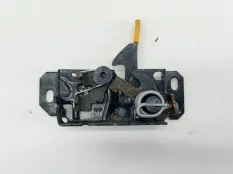 замок капота Mercedes CLA