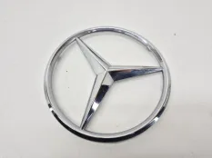 эмблема Mercedes CLA