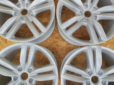 Диски литые Volkswagen Touareg 2