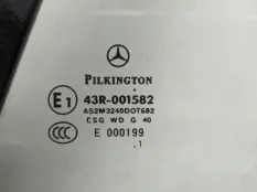 Стекло двери Mercedes SLK