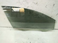 Стекло двери Audi Q7