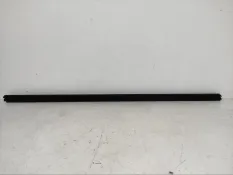 Уплотнитель двери Volkswagen Amarok