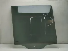 Стекло двери Volkswagen Amarok