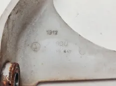 Петля багажника Volkswagen Amarok
