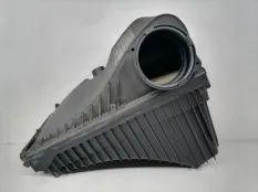 корпус воздушного фильтра Volkswagen Touareg 2