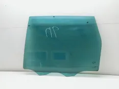 Стекло двери Volkswagen Touareg 2