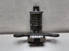 замок багажника Volkswagen Amarok