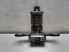 замок багажника Volkswagen Amarok