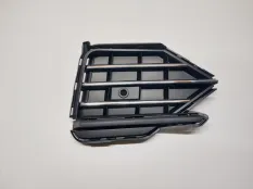 Решетка бампера Volkswagen Touareg 3