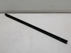 Уплотнитель стекла Volkswagen Amarok