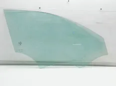 Стекло двери Mercedes A200