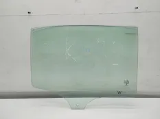 Стекло двери Mercedes A200