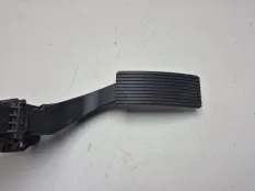 педаль газа Mercedes A200