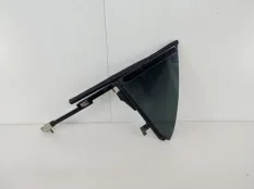 форточка двери Mercedes CLA