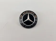 эмблема Mercedes CLA