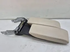 подлокотник Volkswagen Touareg 2