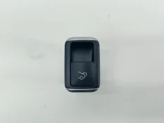 Кнопка открывания багажника Mercedes CLA