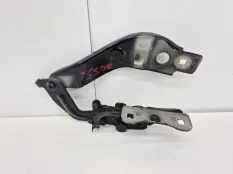 петля капота Mercedes A180