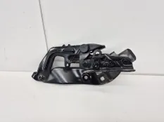 петля капота Mercedes A180