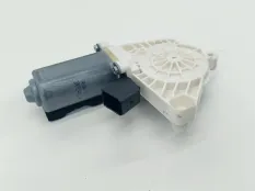 мотор стеклоподъемника Mercedes CLA