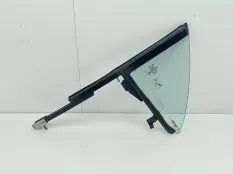 форточка двери Mercedes CLA