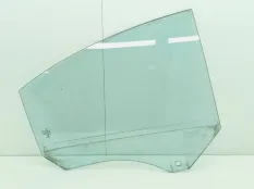 Стекло двери Mercedes CLA