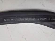Уплотнитель капота Volkswagen Touareg 2