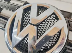 решетка радиатора Volkswagen Touareg 2
