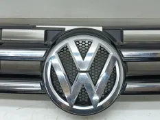 решетка радиатора Volkswagen Touareg 2