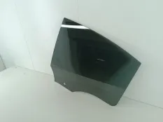 Стекло двери Mercedes CLA