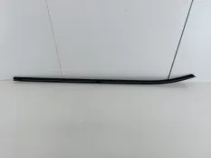 молдинг стекла BMW X4