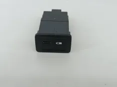Разъем USB Mercedes CLA