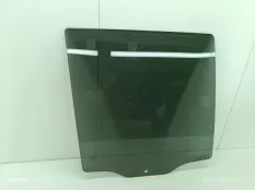 Стекло двери Volkswagen Amarok