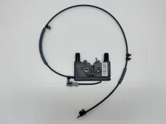 замок капота Geely Tugella