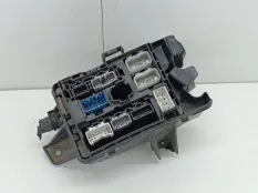 блок предохранителей Toyota Tundra